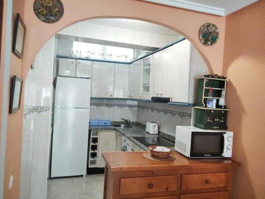 Apto Con Terraza Y 2 Dormitorios. 600 Megas Wifi. Santa Pola Zewnętrze zdjęcie